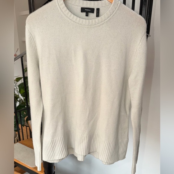 Theory Sweaters - Theory Women’s  Light Gray Cashmere Sweater Size M